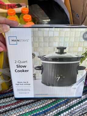 Mainstays Black 2-Quart Slow Cooker with Glass Lid